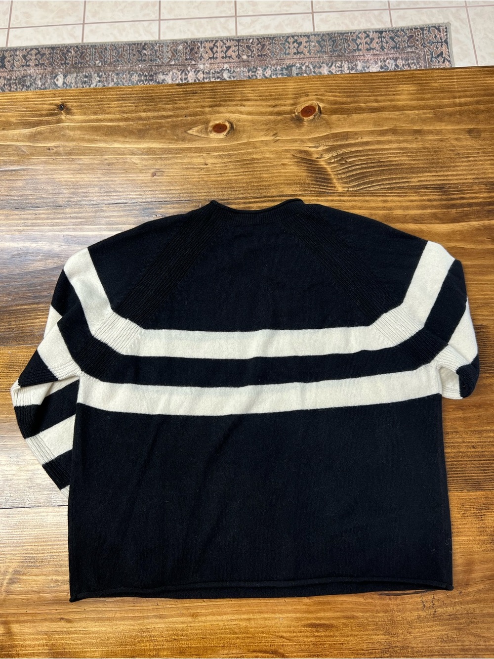 Madewell Cashmere Raglan Sweater in Stripe Black White Size Medium NWT - Picture 11 of 11